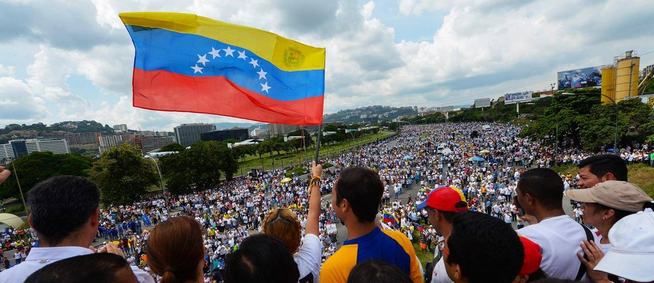 Crónicas De Marchas En Venezuela: Protestas, Represión Y Robos | Banca ...