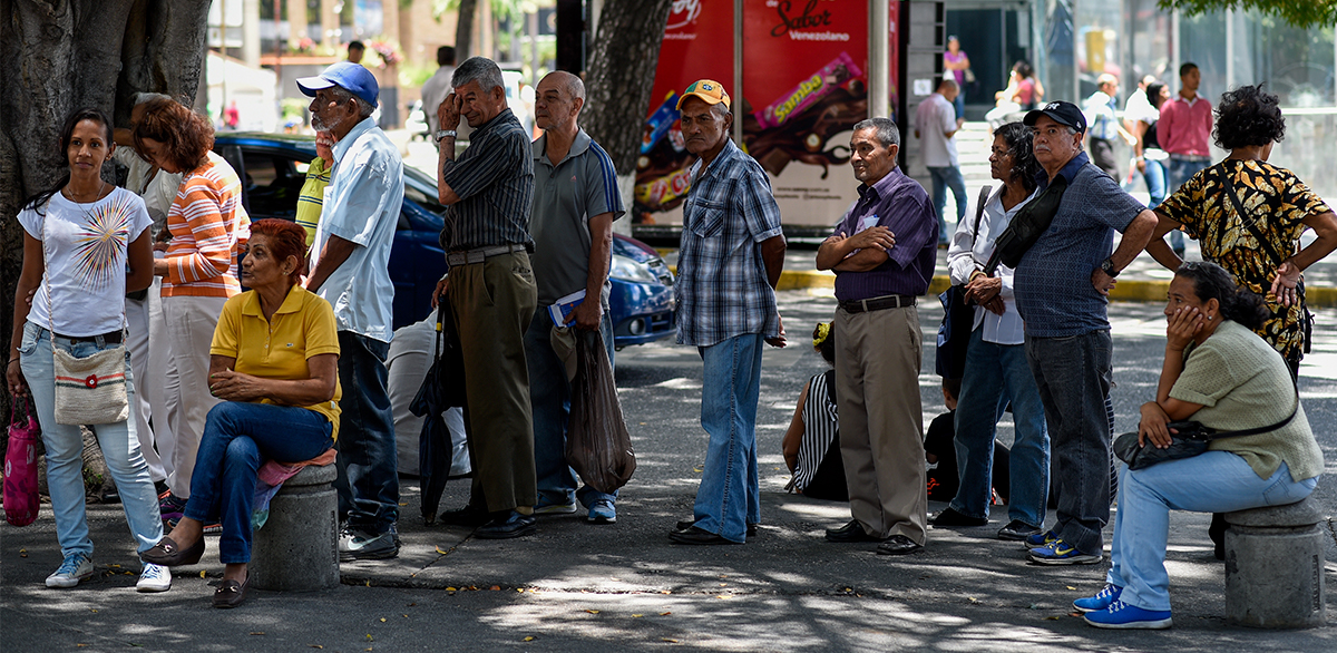 Alrededor De Adultos Mayores En El Pa S Podr An Estar Viviendo