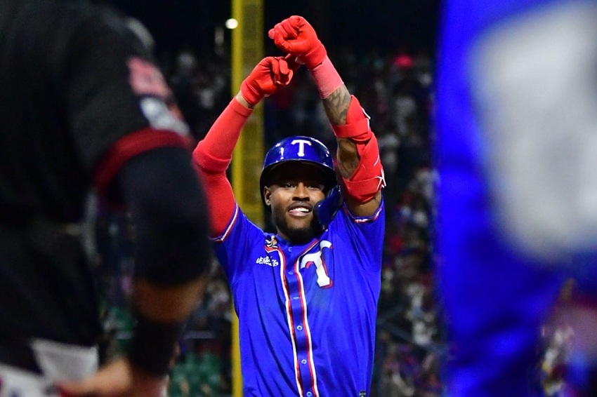 Tiburones De La Guaira Celebraron Segundo Triunfo De La Final En Medio