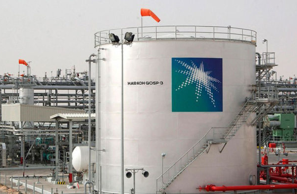 Aramco cae 2% en bolsa ante crisis de los precios del petróleo