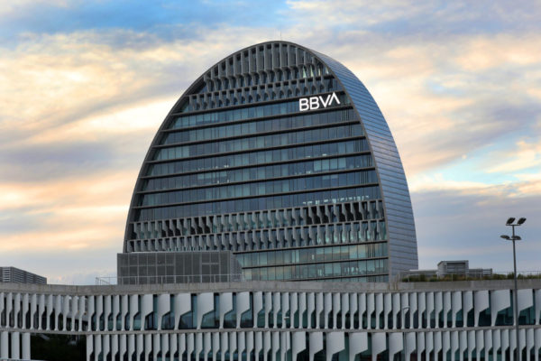 BBVA pide autorización para lanzar la opa sobre el Banco Sabadell