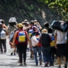 Organizaciones atienden con alimentos a 600 migrantes venezolanos por día en la frontera con Colombia