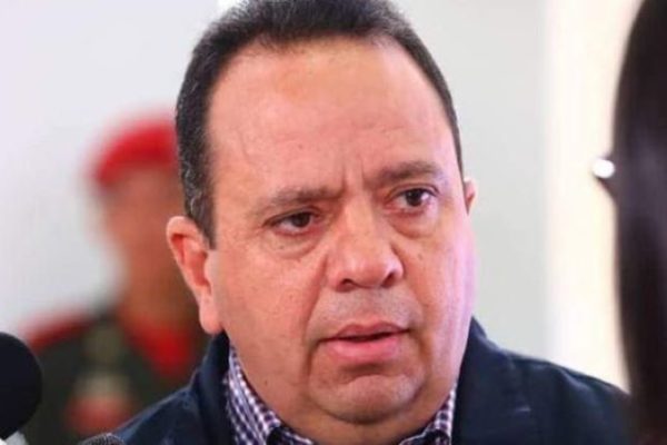 Renunció gobernador del estado Aragua