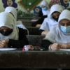 Los talibanes confirman que permitirán que las mujeres estudien, pero separadas de los hombres