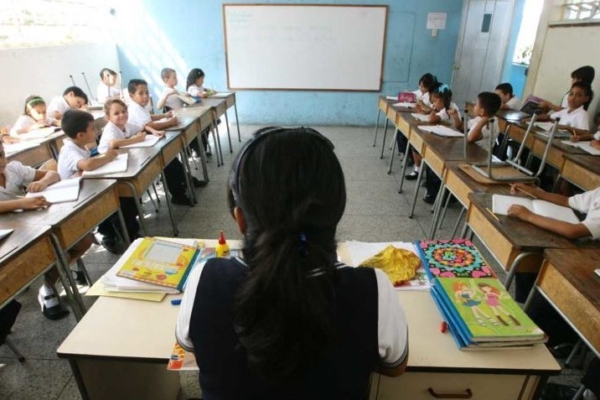 Estiman que más de la mitad de los docentes venezolanos están «por debajo de la línea de pobreza»