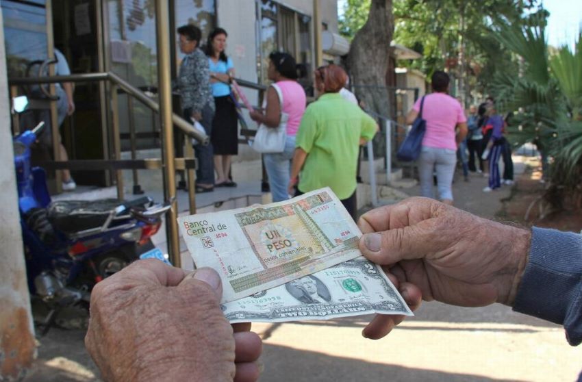 Banco Central De Cuba Niega Estar Vendiendo Dólares Estadounidenses Banca Y Negocios 5121