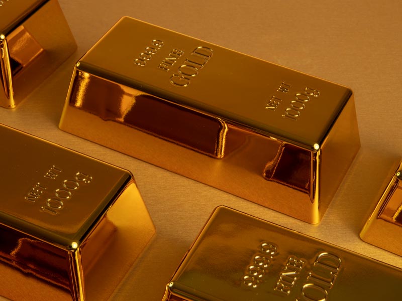 Auguran meses de alzas: el oro vuelve a superar los 2.000 dólares