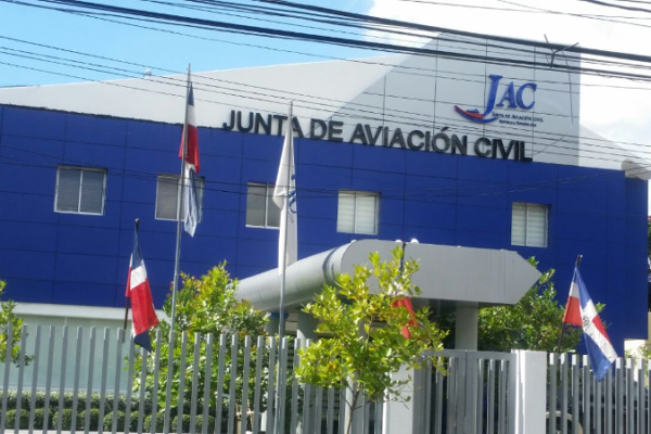 República Dominicana genera confusión e incertidumbre al revocar licencias a aerolíneas venezolanas