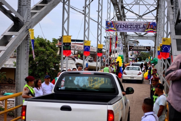 Freddy Bernal estima que intercambio comercial entre Colombia y Venezuela supere los US$1.000 millones este año