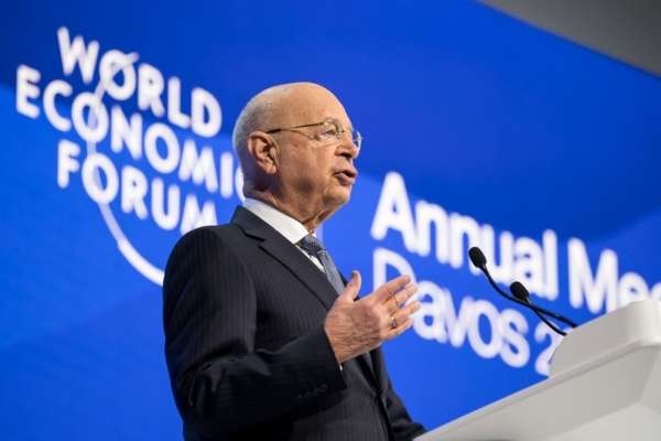 Klaus Schwab, fundador del Foro Económico Mundial que organiza cita en Davos se retira de su cargo