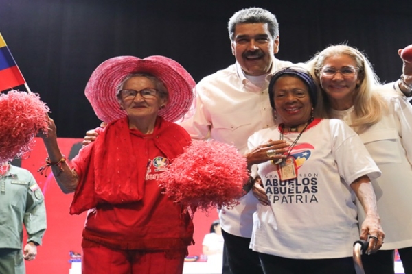 Maduro ordena creación de un nuevo Ministerio para Adultos Mayores
