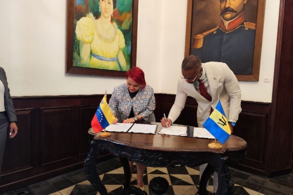 Venezuela y Barbados firman acuerdo estratégico para fortalecer el crecimiento del turismo