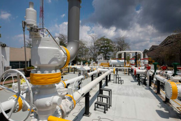 Bloomberg: Empresas colombianas se enfrentan a crisis energética por caída de reservas de gas