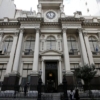 Gobierno de Milei transfiere deuda del Banco Central al Tesoro para bajar la inflación
