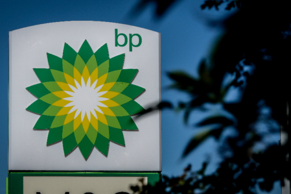 Petrolera británica BP registra fuerte caída de beneficios en primer semestre