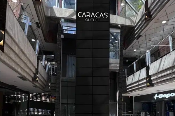 En videos: Así van los avances en las remodelaciones del centro comercial Caracas Outlet (+detalles)