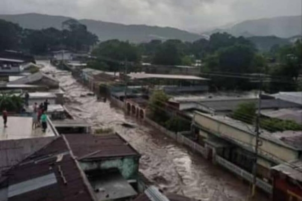 Reportan al menos dos fallecidos y pérdidas materiales en Sucre por desbordamiento del río Manzanares