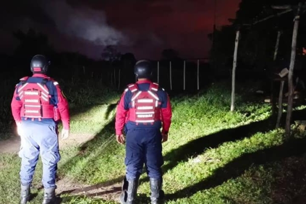 No se reportan heridos: Extinguen incendio en tubería de gas de PDVSA en Anzoátegui tras explosión