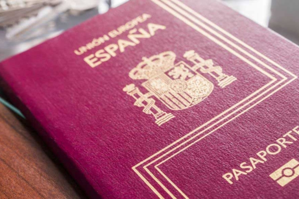 Socialistas proponen eliminar todas las «visas doradas» para inversionistas en España