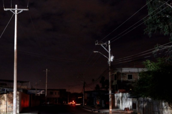 En Ecuador estiman pérdidas de 20 millones de dólares por cada noche de racionamiento eléctrico