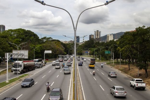 Cerrarán parcialmente este #5Ago la Autopista Gran Cacique Guaicaipuro sentido Oeste-Este por rehabilitación