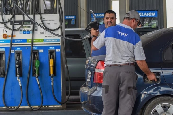 Venta de combustibles cayó en Argentina durante el primer semestre del año