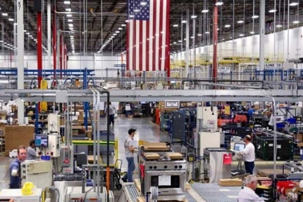 Actividad manufacturera de EEUU se contrajo bruscamente en julio