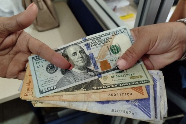 Aumento del dólar oficial reduce monto del estipendio «Chamba Juvenil» y «Somos Venezuela»