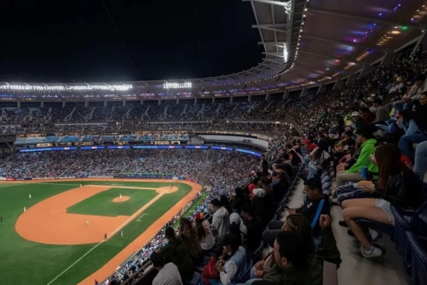 Los precios en el estadio Monumental «Simón Bolívar» dejan «ponchados» a los aficionados