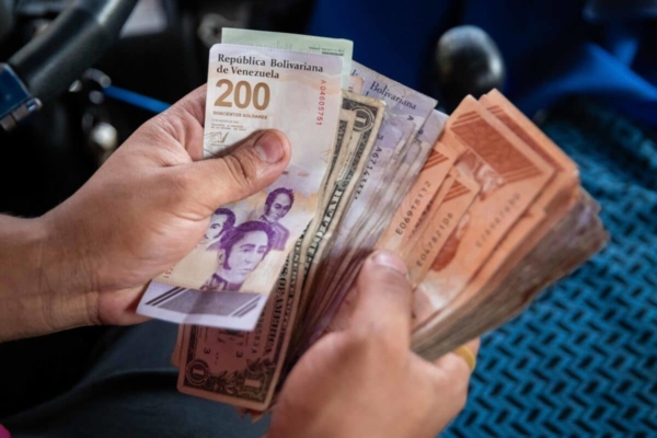 Incrementó 8,19% en bolívares: Pagan bono «Contra la Guerra Económica» a trabajadores activos y a jubilados