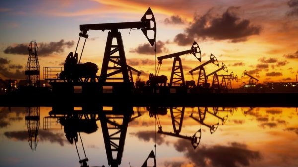 Petróleo de Texas cierra con caída del 6,13% en la peor sesión en más de dos años