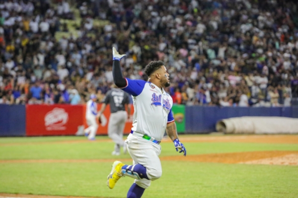 Tiburones se mantiene cómodo en la cima de la tabla de posiciones en la LVBP