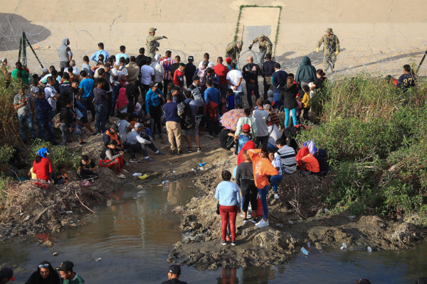 Aumenta tensión entre migrantes en frontera norte de México ante elecciones de Estados Unidos