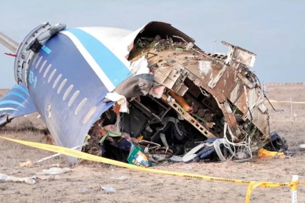 Treinta y ocho muertos en accidente de avión en Kazajistán