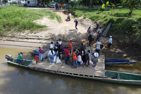 Autoridades de Venezuela han atendido a más de 800 colombianos desplazados por conflicto en la zona del Catatumbo