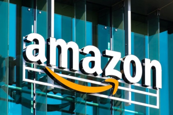 Amazon casi duplicó su ganancia neta e invertirá más de US$100.000 millones en IA