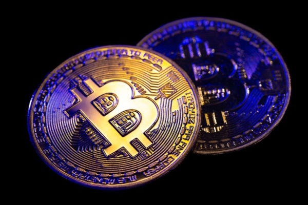 ¿Fin del rally de bitcoin? Fuerte caída por debajo de los 90.000 dólares