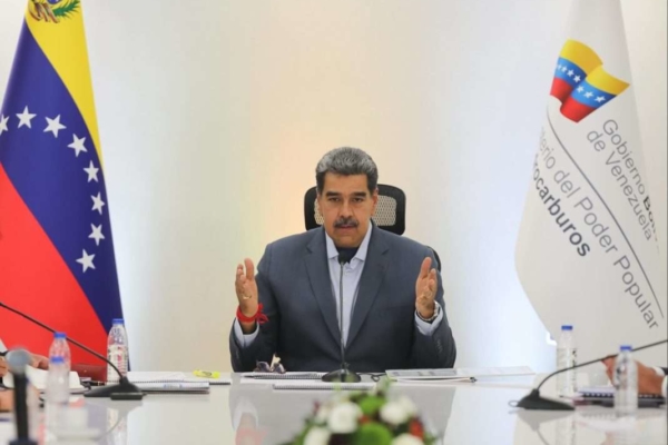 Maduro declara apertura total a inversiones extranjeras en petróleo, gas y petroquímica